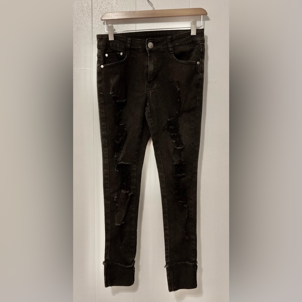 Black Distressed Skinny Jeans
Size 7/8